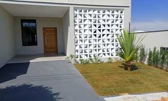 Imagem 2: Linda casa de condomínio térrea para venda, com 3 quartos sendo 1 suíte, com área total de