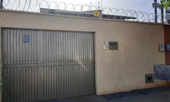 Imagem: Casa 2 quartos, 1 banheiro, área de serviço