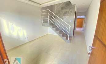 Imagem 2: Casa Sobrado no Wanel Ville com duas Vagas de garagem, quintal e Varanda