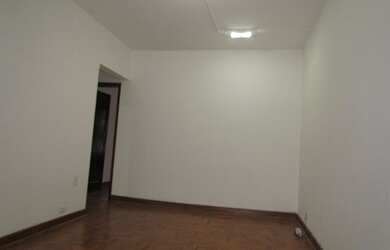 Imagem 2: Ao lado do metrô Praça da Árvore!