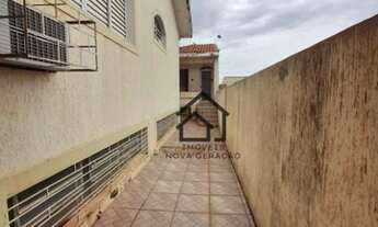 Imagem 3: Casa com 3 dormitórios para alugar por R$ 4.500,00/mês - Jardim dos Seixas - São José do R