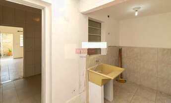 Imagem 7: Sobrado de vila, com 2 dorm, sala,quintal, area de serviço coz, banheiro social. Oportunid