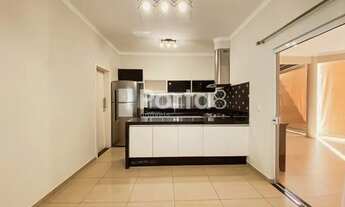 Imagem 10: Casa Espaçosa com Área Gourmet no Bairro Lot Porto Seguro - Viva com Conforto e Estilo!