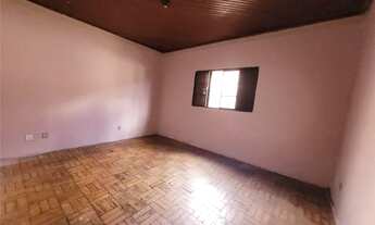 Imagem 7: Casa com 3 quartos e amplo quintal