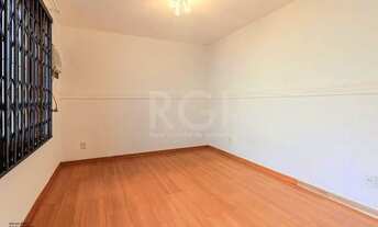 Imagem 7: Casa 3 dormitórios, 1 suíte com hidro e closet, 3 banheiros, 2 vagas no bairro Ipanema, 24