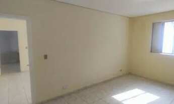 Imagem 3: Linda casa de fundos composto por 1 dormitório amplo, sala, cozinha, banheiro e quintal in