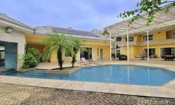 Imagem: Casa à venda com 5 quartos, suítes, 4