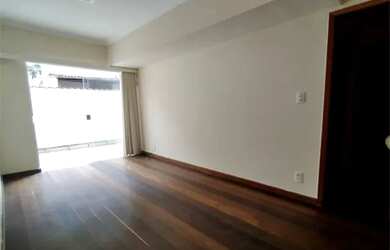 Imagem 4: Apartamento térreo, com 02 quartos, banheiro social, cozinha ampla, uma vaga de garagem e