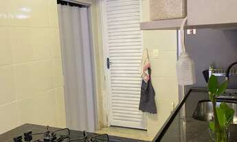 Imagem 3: Casa geminada com privacidade de casa + segurança de condomínio.