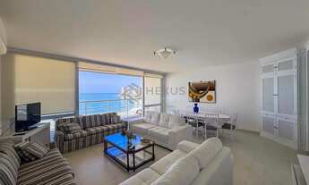Imagem 4: Apartamento frente mar com varanda e vista mar na Praia das Pitangueiras, Guaruja