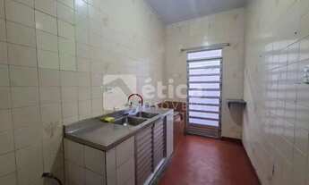 Imagem 4: Imóvel Versátil para Locação Ideal para Residência ou Comércio na Vila Operária