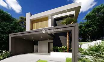 Imagem: Terreno pronto para construir em meio à