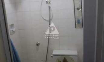 Imagem 7: Apartamento de 2 Quartos na Glória com 4 Vagas de Garagem