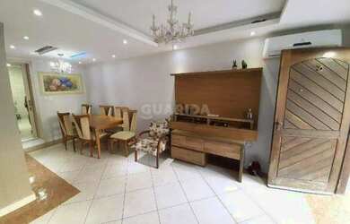 Imagem 4: Casa mobiliada com 3 dormitórios, sendo 1 suíte, no bairro Glória