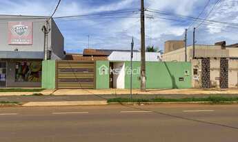 Imagem: Casa Com 4 Dormitórios à Venda, 247 M²