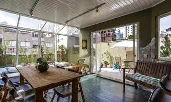 Imagem 2: Bela cobertura com 2 quartos, incluindo 1 suíte em localização privilegiada - 150m² - Auxi