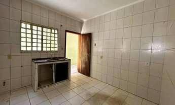 Imagem 6: Oportunidade, excelente casa térrea, perto do Shopping, 2 dorms, quintal, 2 vagas e mais.