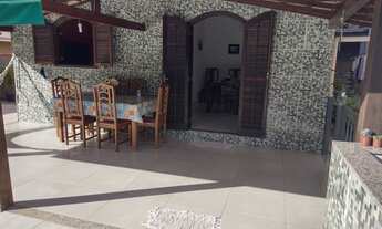 Imagem 6: Casa duplex em centro de terreno, junto a todo comércio