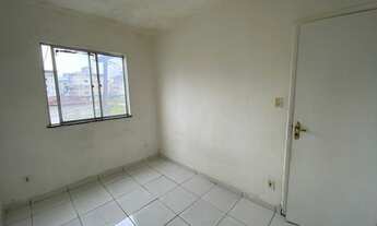 Imagem 2: Apartamento para aluguel possui 42 metros quadrados com 3 quartos em Industrial - Camaçari