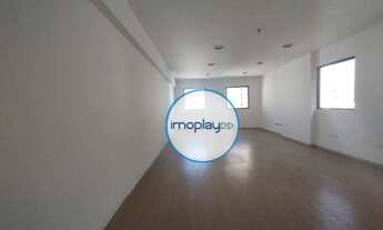 Imagem 5: Conjunto comercial com 37m² vão livre, com piso laminado, luminárias e 01 banheiro