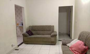 Imagem 4: Casa térrea, com 2 vagas de garagem cobertas, nos fundos tem 2 casinhas de renda já alugad