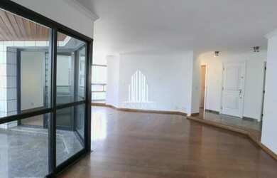 Imagem 5: Apartamento de 210m² com 4 Dormitórios, sendo 2 Suítes em Moema