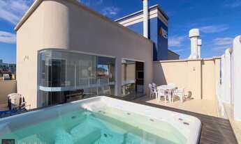 Imagem: Cobertura duplex com jacuzzi aquecida em