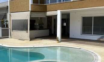 Imagem: Sobrado com 4 quartos à venda no Centro