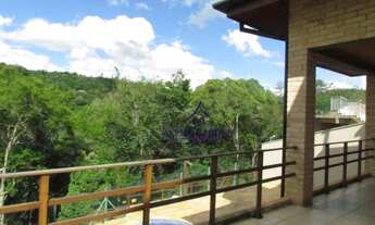 Imagem 7: Lindo sobrado em Alphaville, 663 m² de área construída ao redor de muito verde