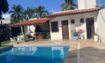 Imagem: Casa a venda com 360m com 7 quartos sendo