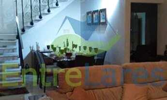 Imagem 2: Casa à venda na Rua Lígia em Olaria, 4 quartos, varandas, 2 áreas amplas de lazer, área go