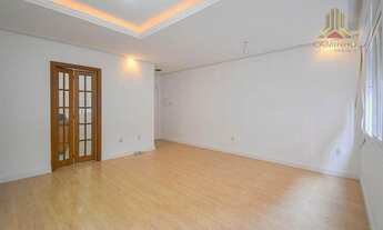 Imagem 2: Vendo apartamento de três dormitórios, próximo ao Beira Rio, Bairro Menino Deus em Porto A