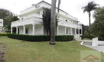 Imagem 7: Mansão em condomínio com muito verde