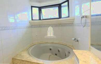 Imagem 9: Apartamento de 210m² com 4 Dormitórios, sendo 2 Suítes em Moema