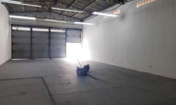 Imagem 3: Galpão/Depósito/Armazém para aluguel possui 300 m2 em excelente av. na Vila Pereira Barret