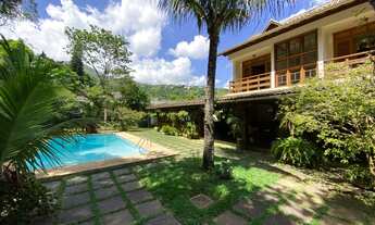 Imagem: Linda casa em Nogueira!