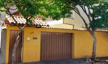 Imagem: Kitinetes próximas à Faculdade de Medicina