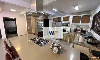 Imagem 5: Casa Mobiliada com 3 Suítes para Locação Anual no Bairro Ariribá em Balneário Camboriú/SC