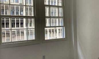 Imagem 6: Alugo apartamento de dois dormitórios, reformado, centro de Porto Alegre