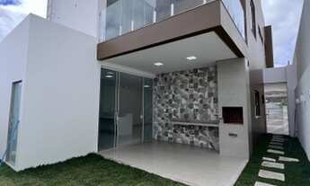 Imagem: Casa Duplex, com 4 quartos. Em condomínio