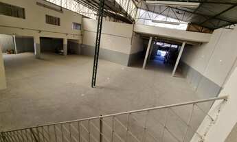 Imagem 3: Galpão/Depósito/Armazém para aluguel possui 750 metros quadrados com 3 quartos