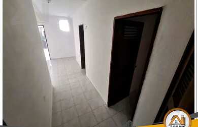 Imagem 3: Apartamento com 3 dormitórios para alugar, 55 m² por R$ 700,01/mês - Montese - Fortaleza/C