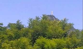 Imagem 2: Localização imponente, ao redor do verde. Em ponto valorizado e familiar