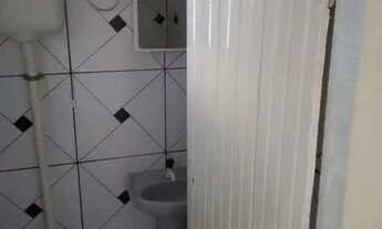 Imagem 3: Kitnet pequeno com banheiro e area de tanque - direto com proprietario