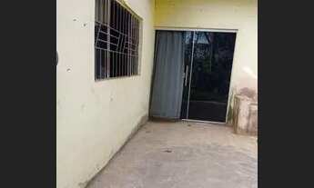 Imagem 2: Vendo três casas (casarao,cása de aluguel,duas kitnet