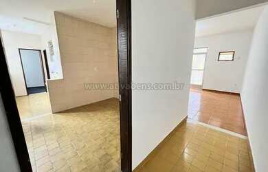 Imagem 5: Apartamentão 2 Quartos Com Quarto de Serviço com Banheiro, Varandão e Garagem na Vila da P