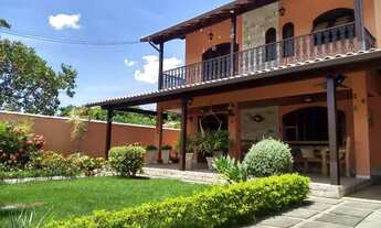 Imagem: Linda casa com piscina em condomínio em