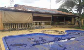 Imagem 2: VENDO/TROCO CHÁCARA URBANA com 2 casas e piscina em área tranquila