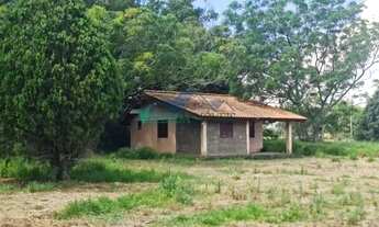 Imagem: Sítio de 2 hectares com 3 casas, acesso