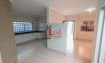 Imagem 2: Casa para Venda em Presidente Prudente, GIRASSOIS, 3 dormitórios, 1 suíte, 2 banheiros, 2